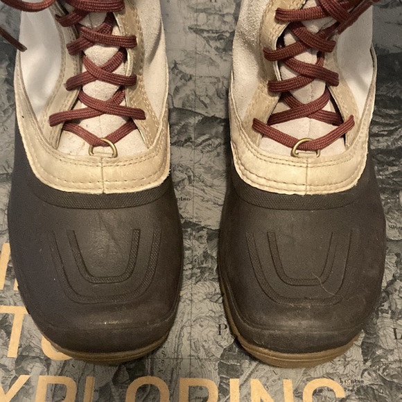 Great condition north face waterproof snow boots size 8 - Picture 9 of 10